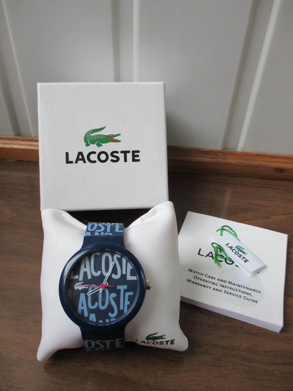 Крупные часы Lacoste