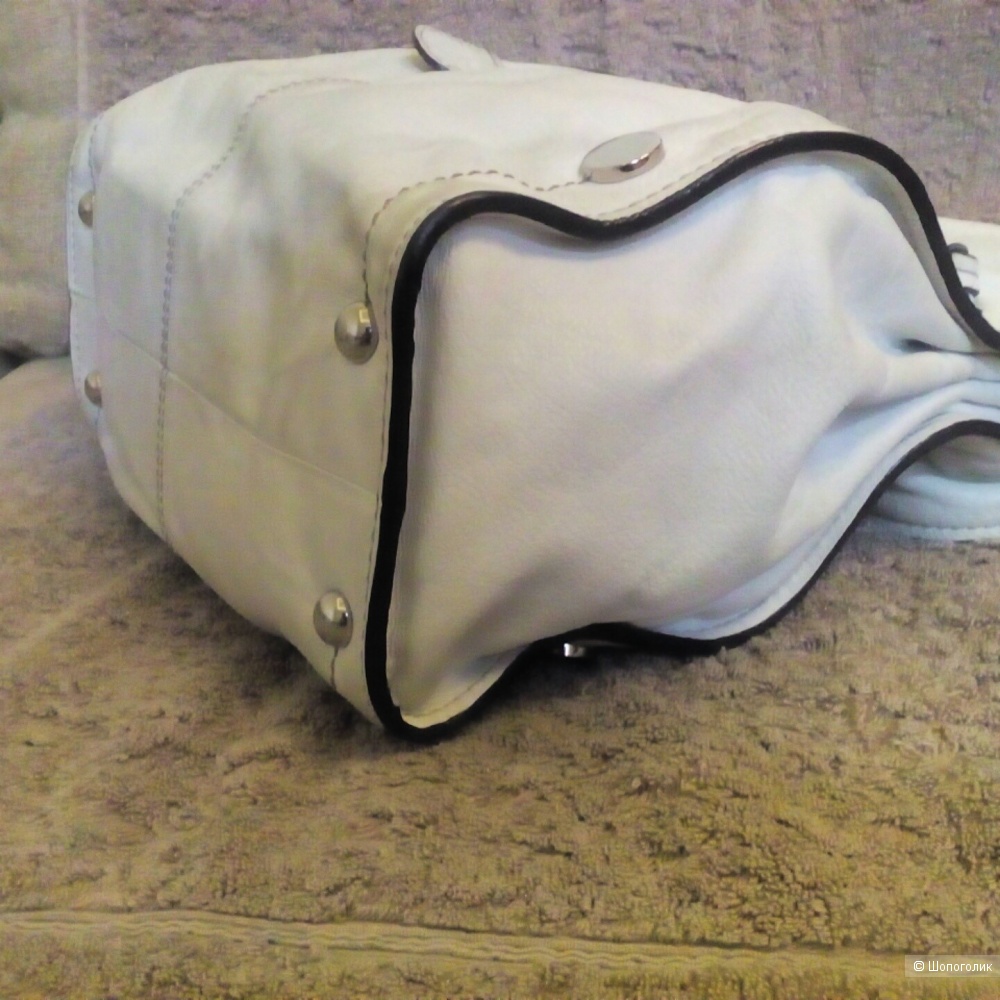 Белая сумка Сoccinelle