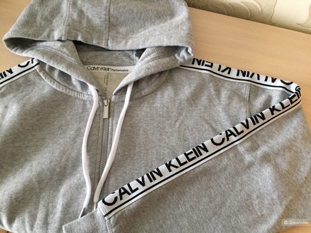 Костюм Calvin Klein р.М