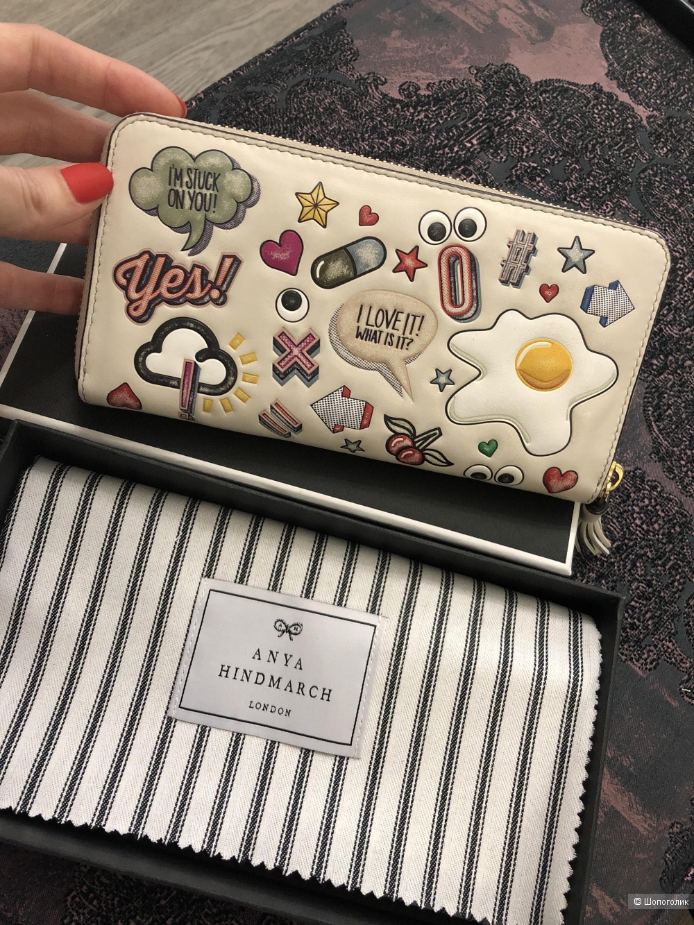 Кошелек Anya Hindmarch