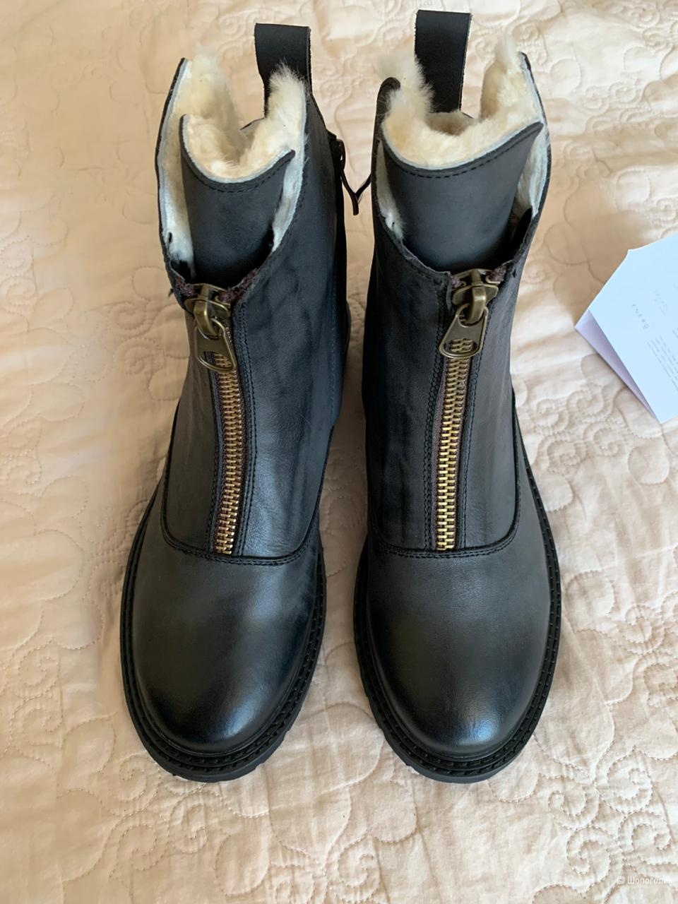 Ботинки на овчине Ugg
