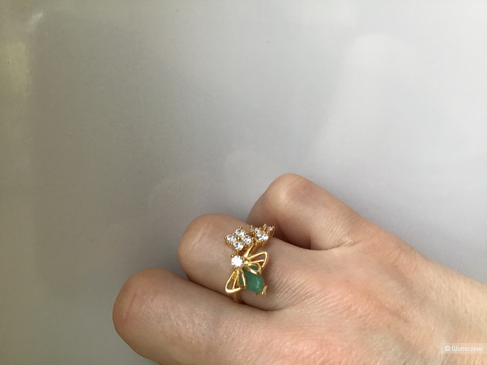 Серебряное кольцо «Пчелка» с натуральным изумрудом, 17 размер