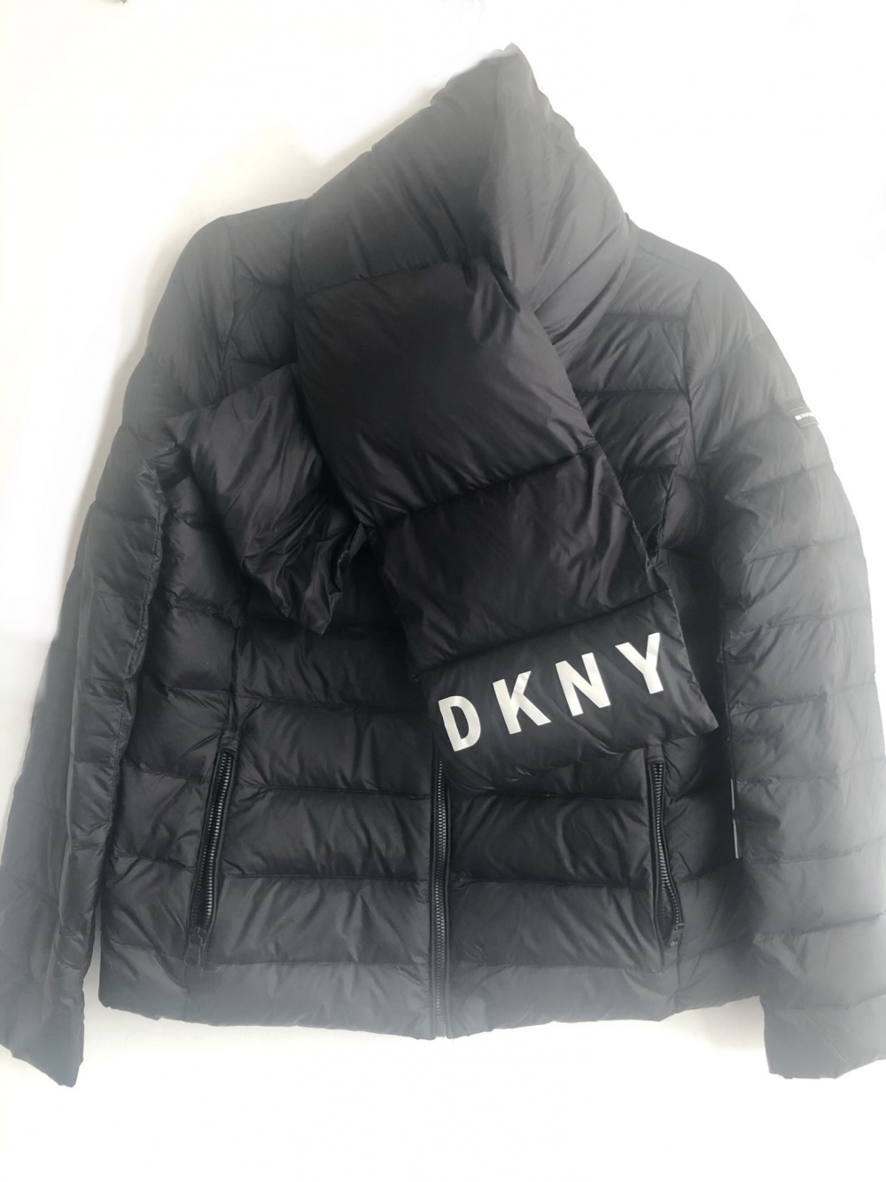 Пуховик DKNY размер M