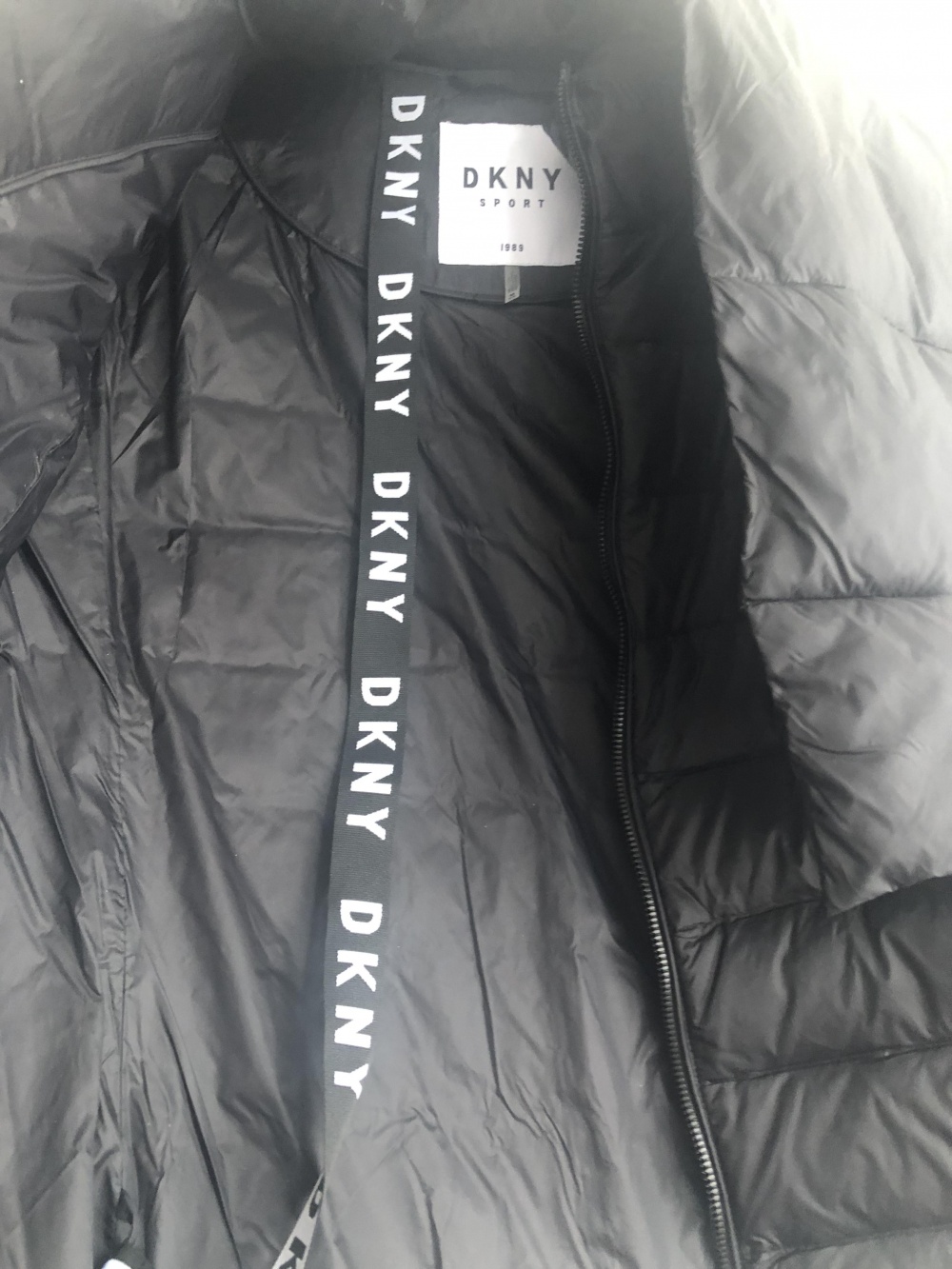 Пуховик DKNY размер M