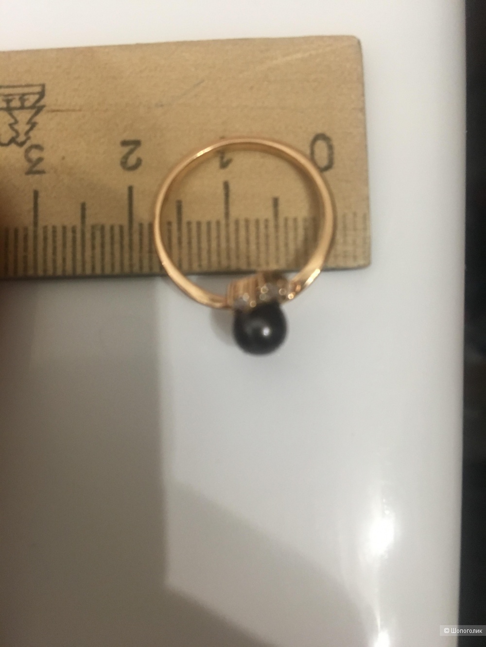 Золотые серьги и кольцо размер 16,5