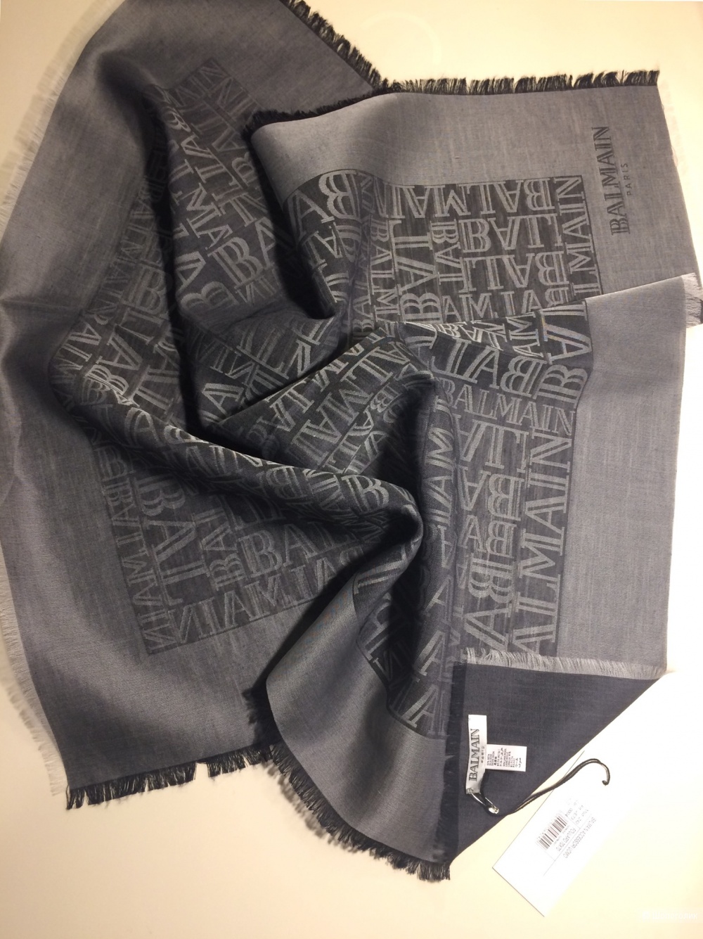 Платок Balmain 70x70 см.