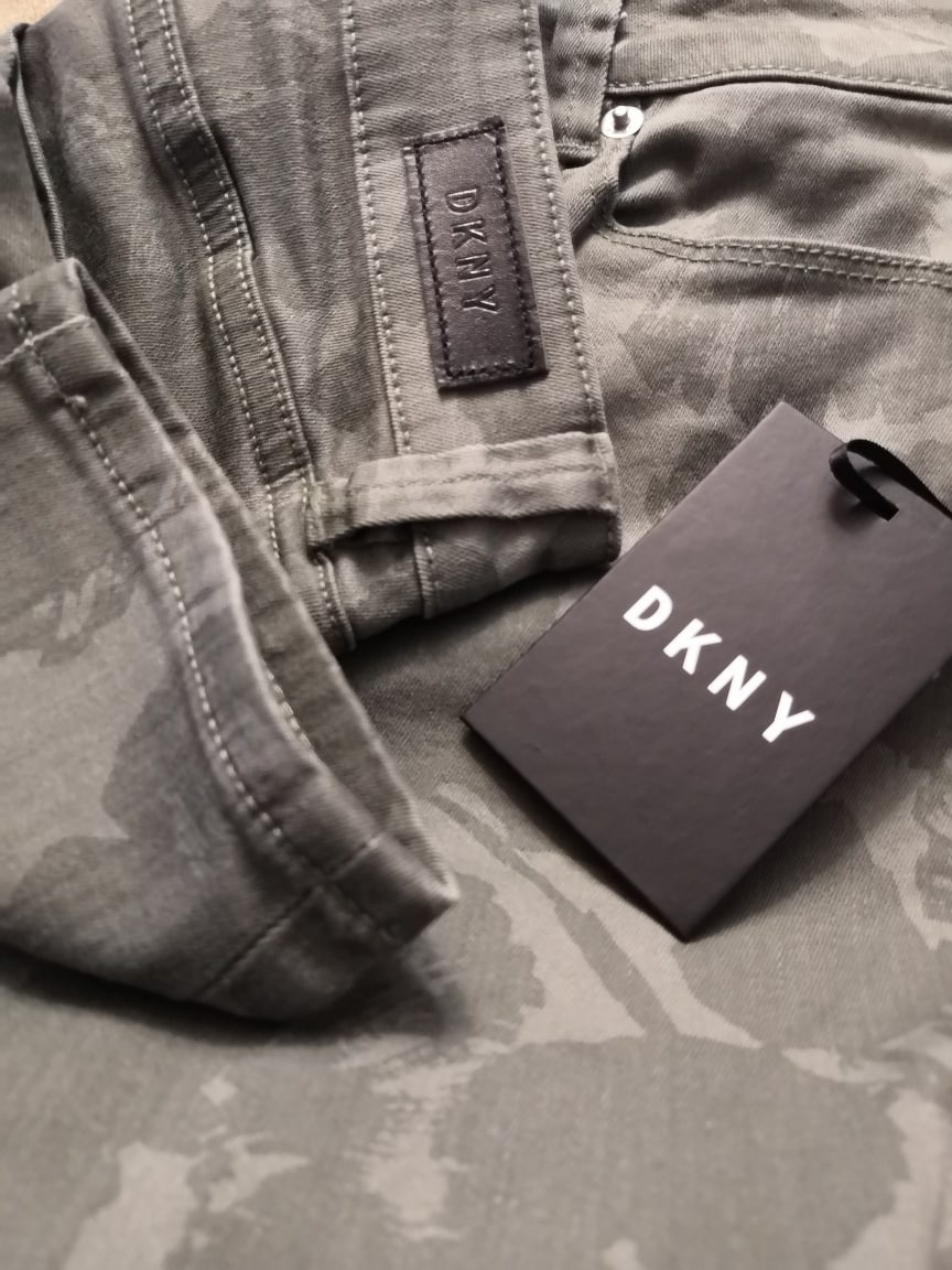 Женские джинсы DKNY размер 26(42-44)