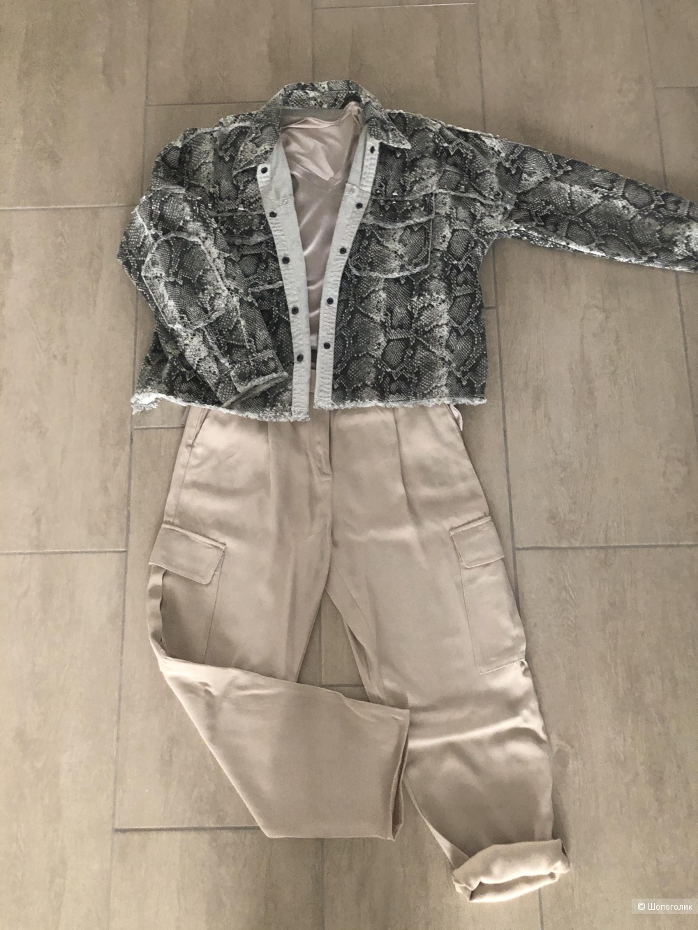 Сет (Брюки Massimo Dutti, куртка Zara, топ ASOS) на 42 размер.