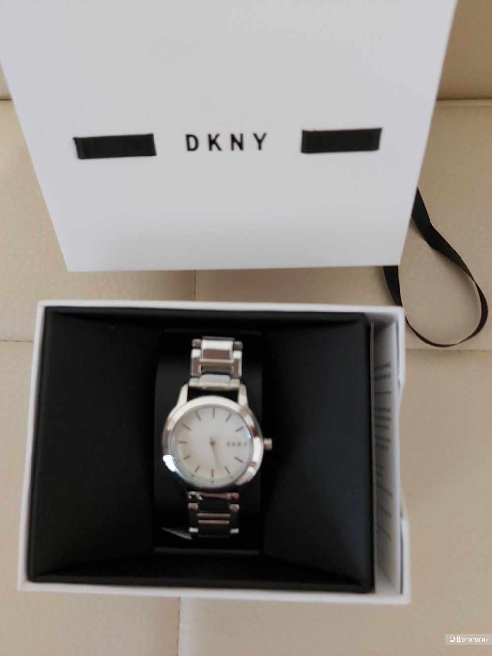 Часы  DKNY