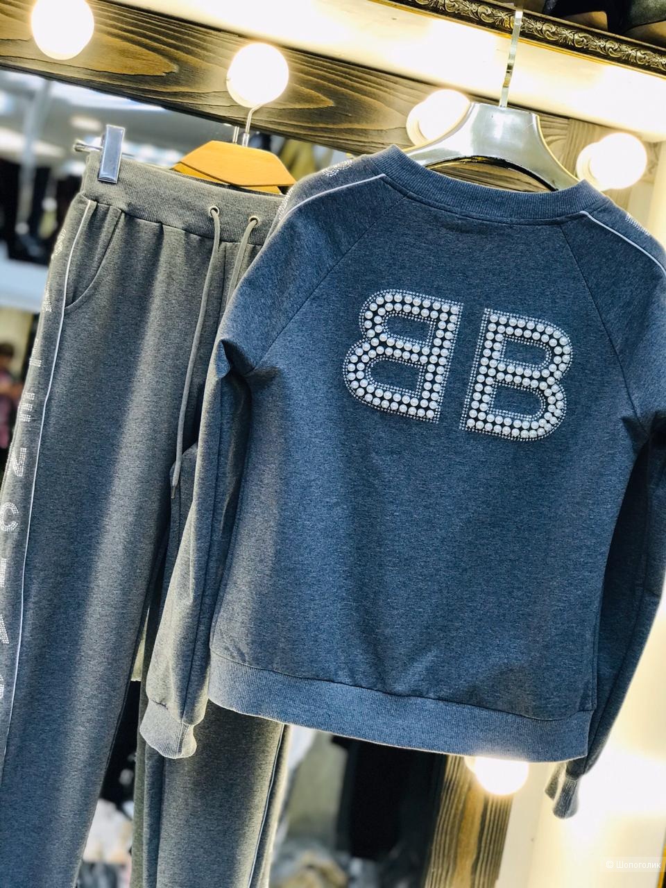 Костюм Sale, one size