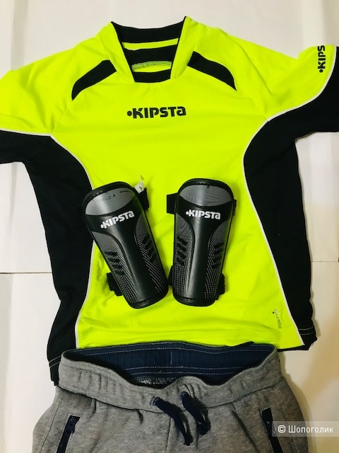 Комплект- футбольное поло Kipsta + спортивные штаны Decathtlon+ наколенники Kipsta- 8 лет