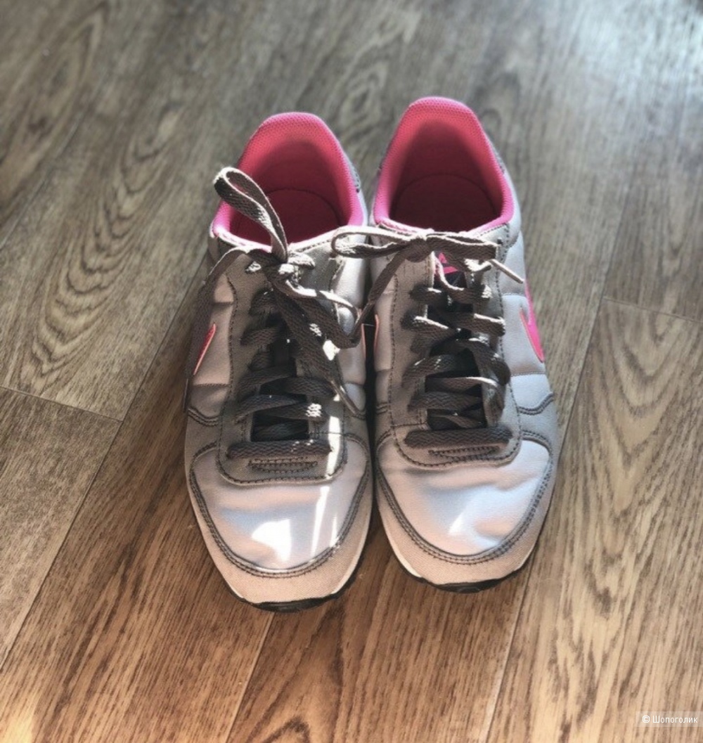 Кроссовки Nike, размер 39EU