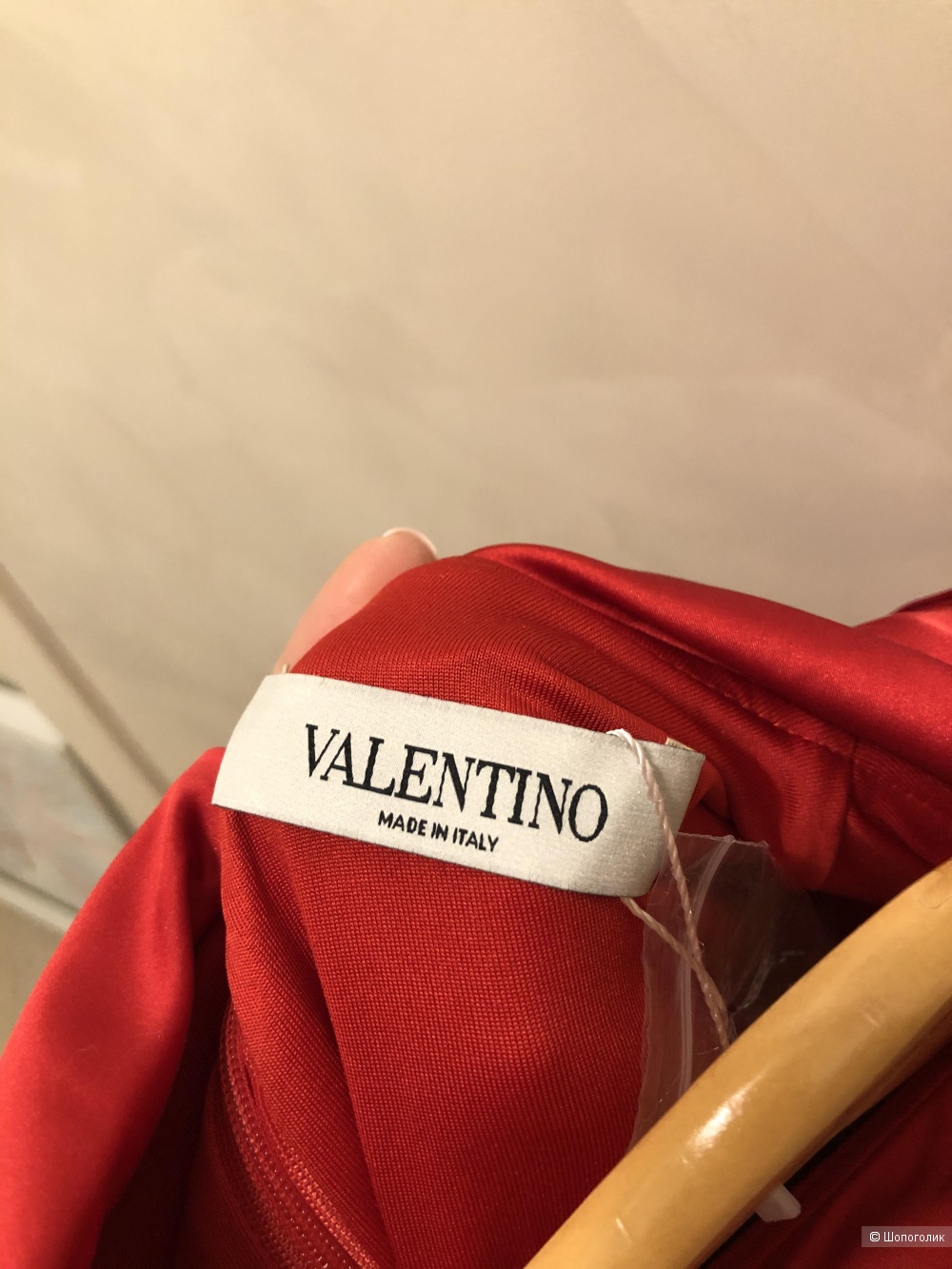 Платье Valentino, p42.