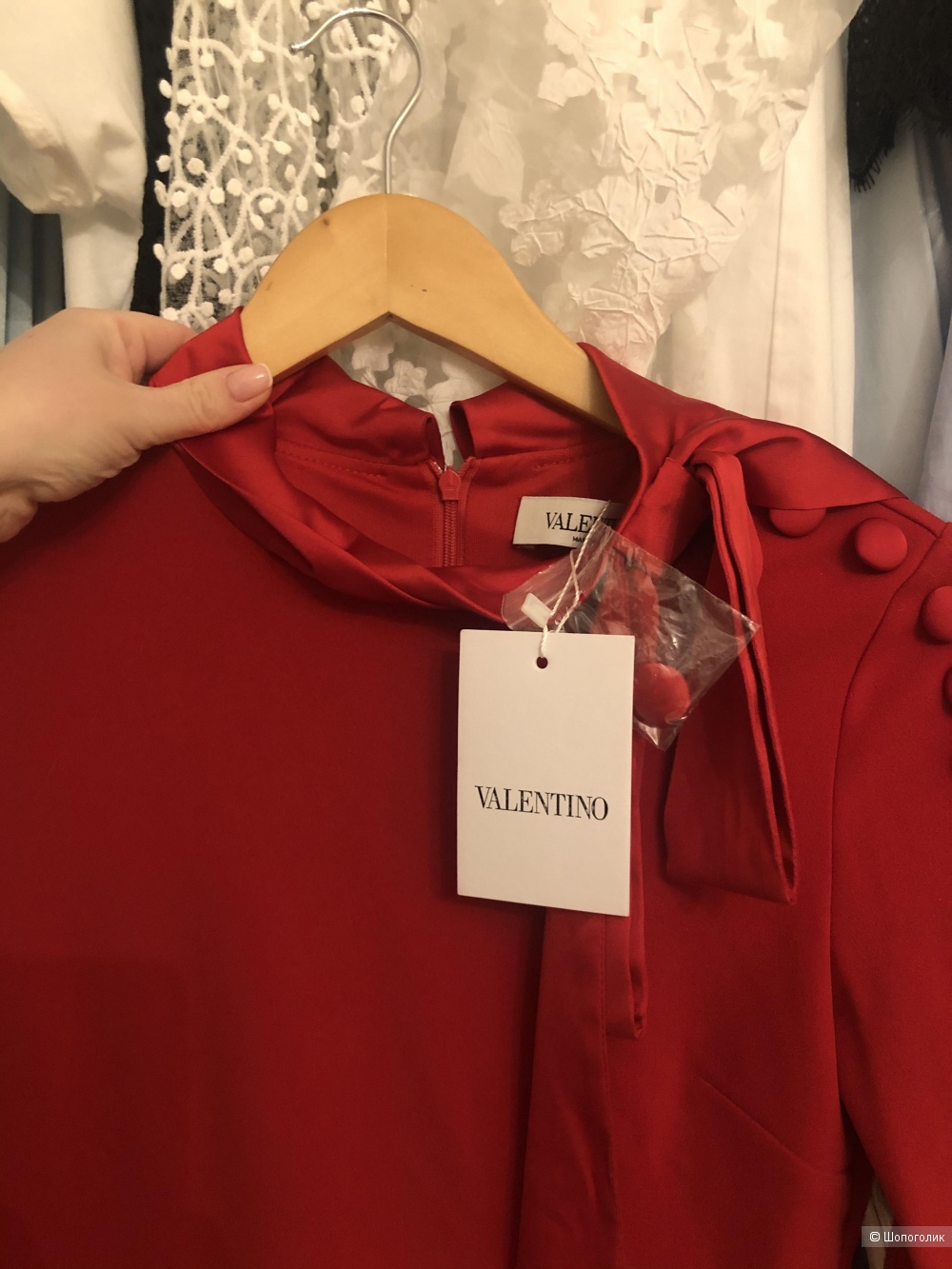 Платье Valentino, p42.