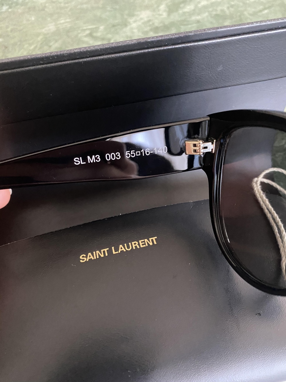 Солнцезащитные очки Saint Laurent