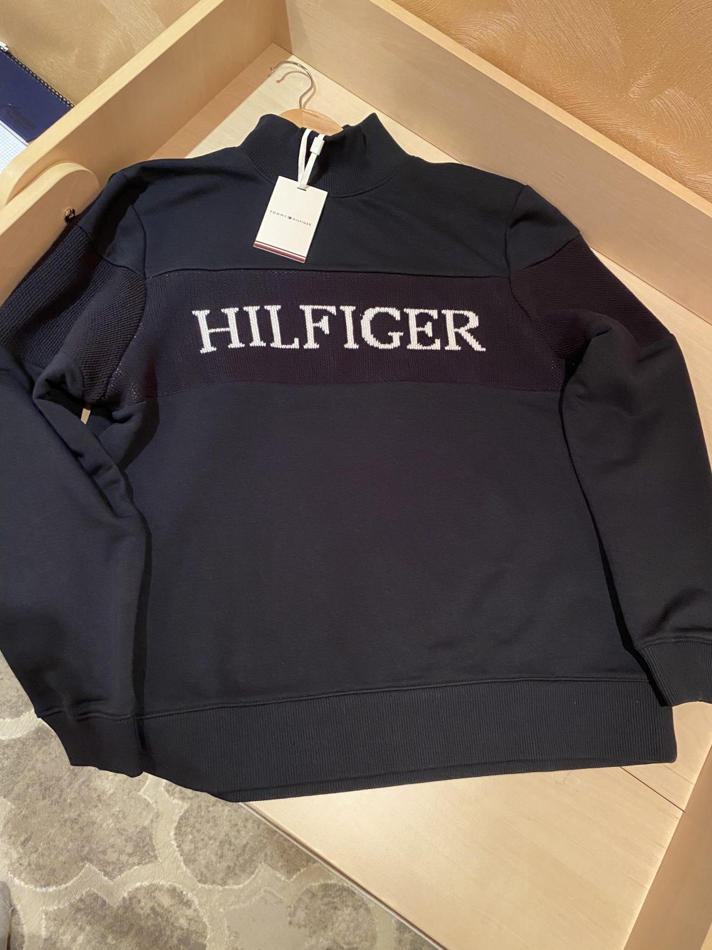 Кофта Tommy Hilfiger размер m