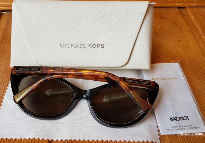 Солнцезащитные очки Michael Kors Paradise beach
