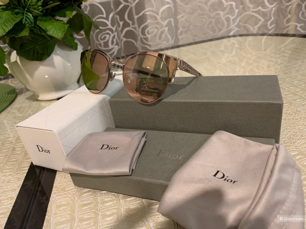 Солнцезащитные очки Dior