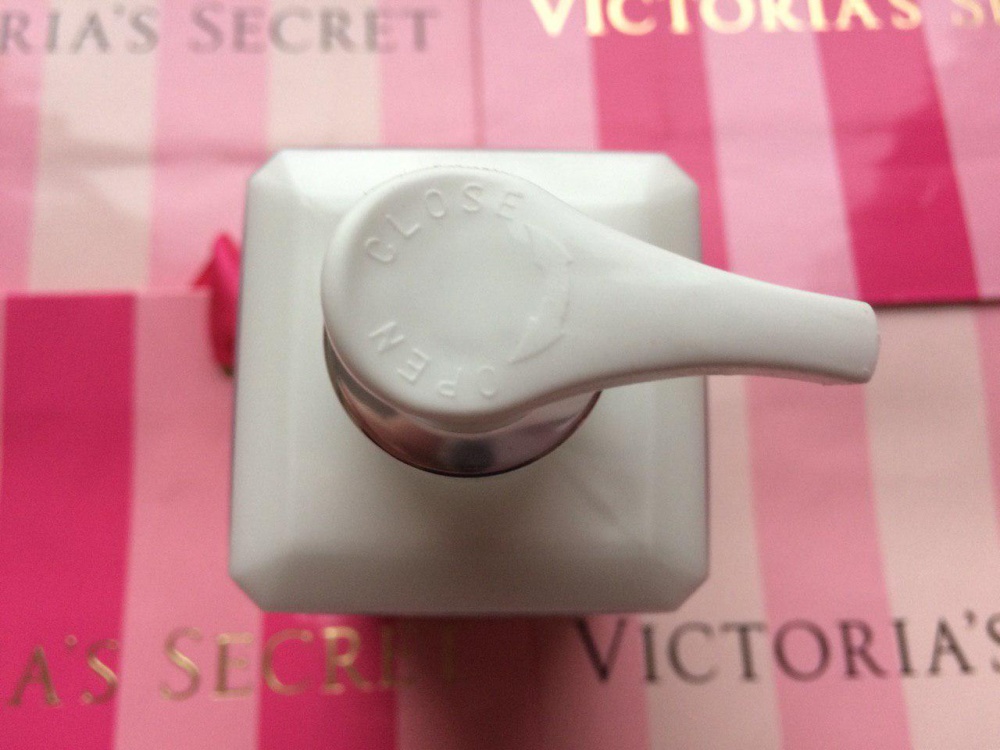 Парфюмированный крем Victoria's Secret Bombshell Holiday 250 мл