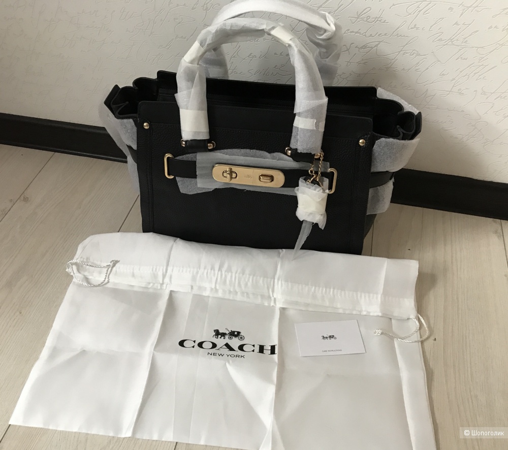 Сумка Coach Pebbled Swagger Carryall