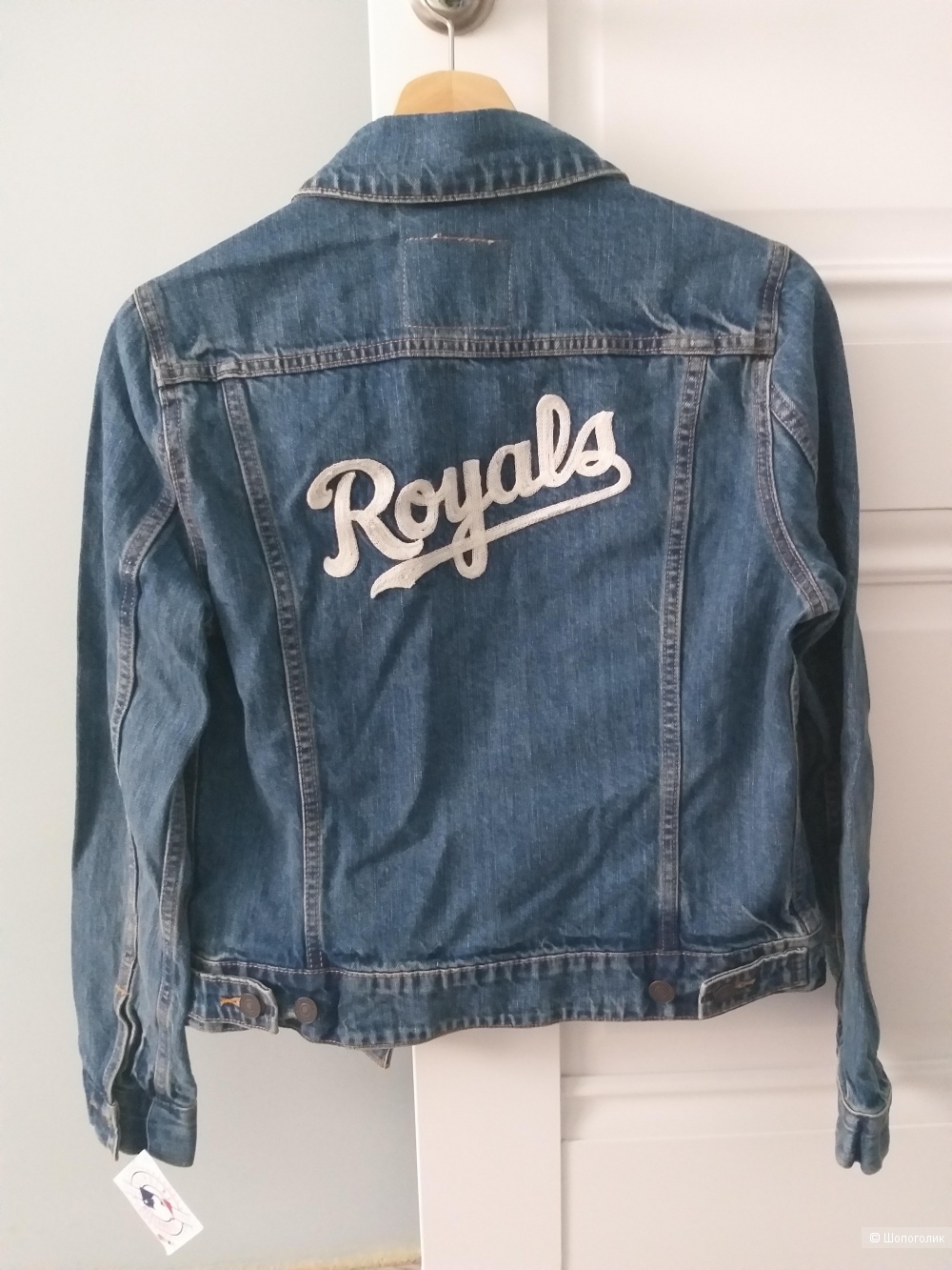 Новая куртка Levi's размер S