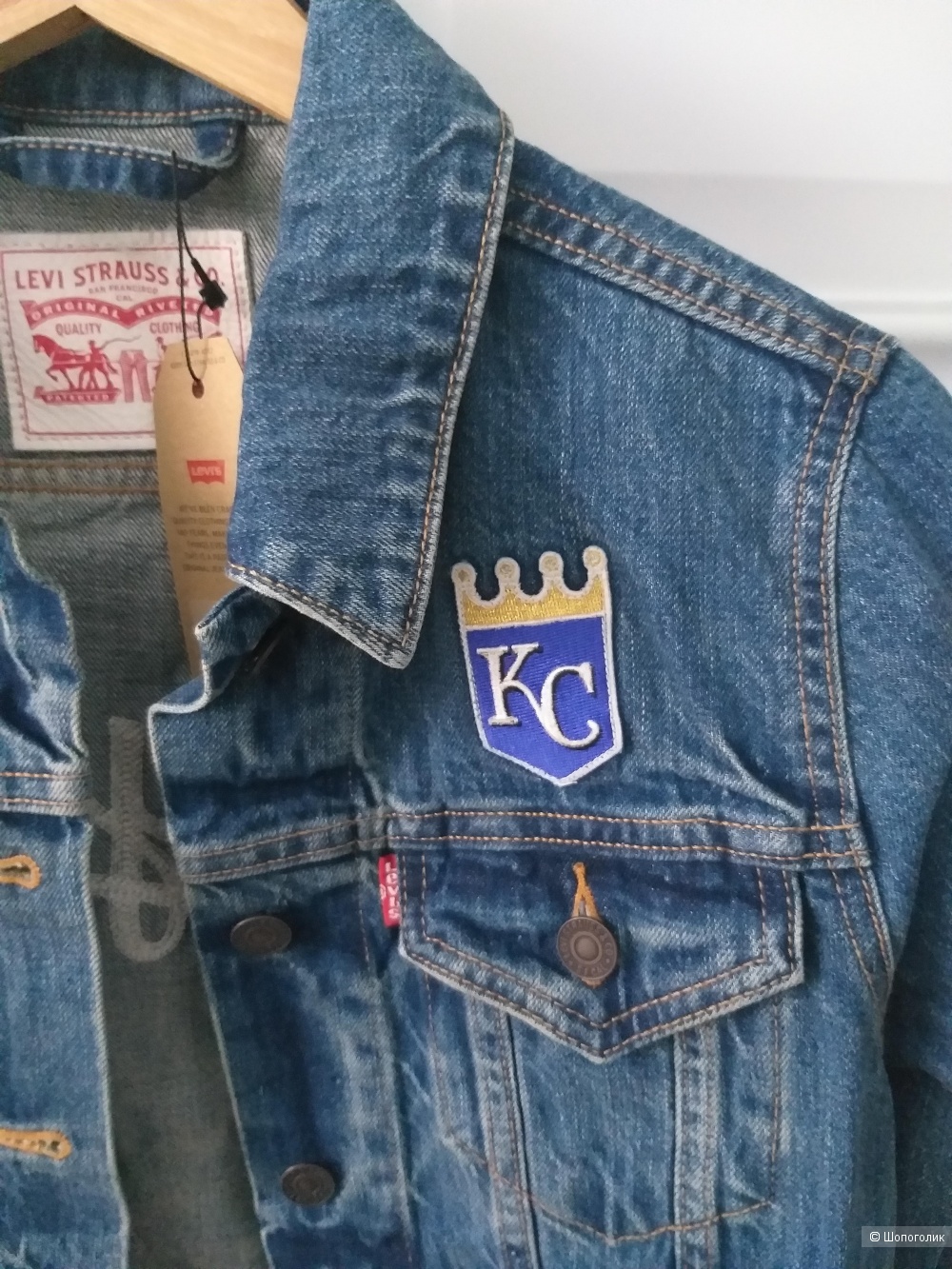 Новая куртка Levi's размер S