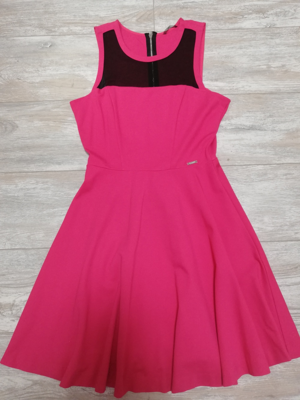 Платье Guess 44р