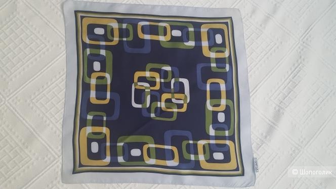 Платок  Godello. Размер 47*47 см