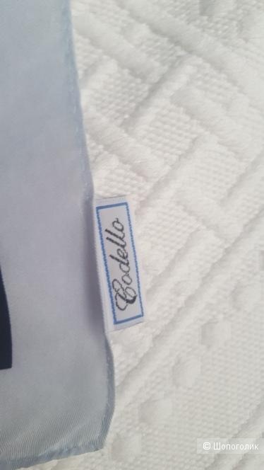 Платок  Godello. Размер 47*47 см