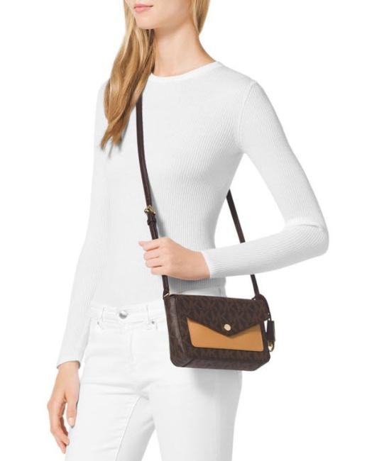 Сумка женская, - Michael Kors Greenwich crossbody brown, small.