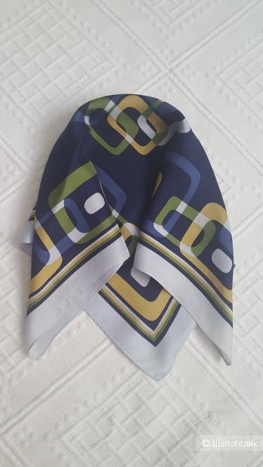 Платок  Godello. Размер 47*47 см