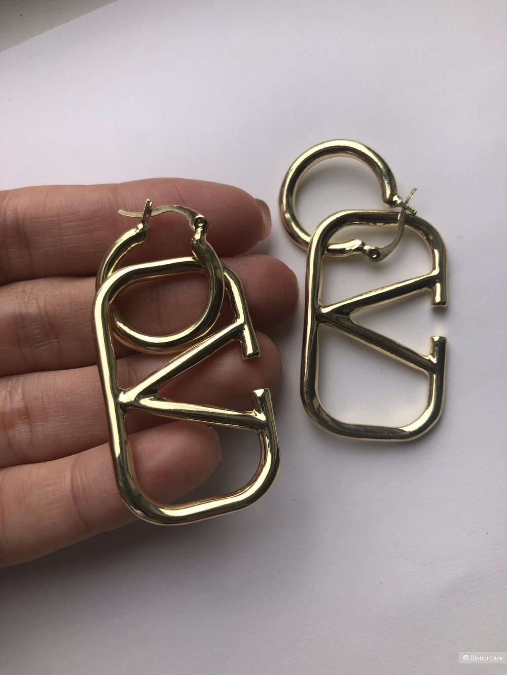 Серьги Valentino