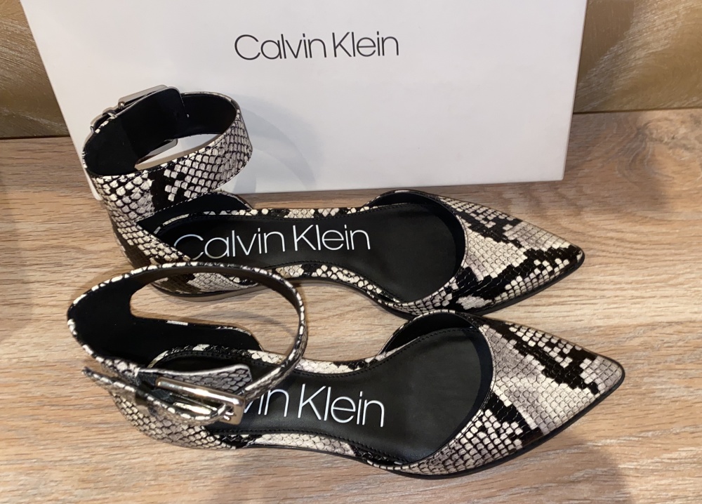 Босоножки Calvin Klein 39 размер