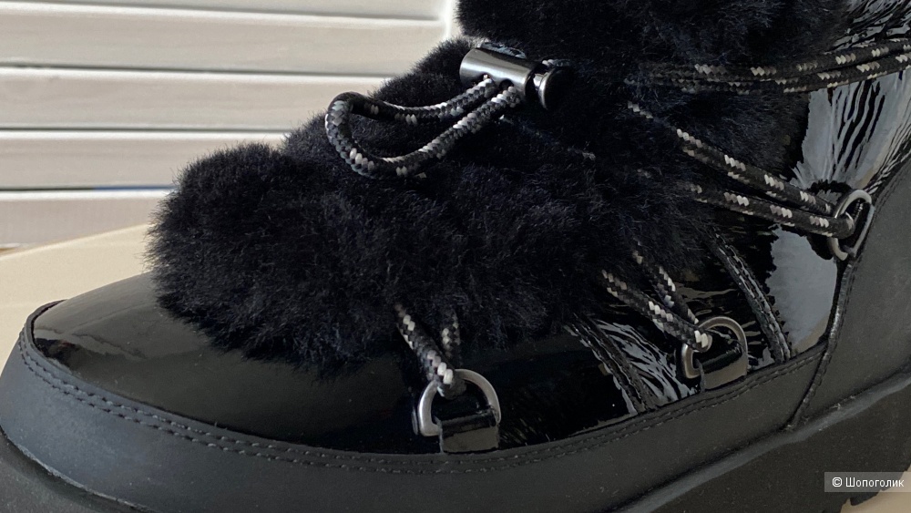 Ботинки UGG р. 36