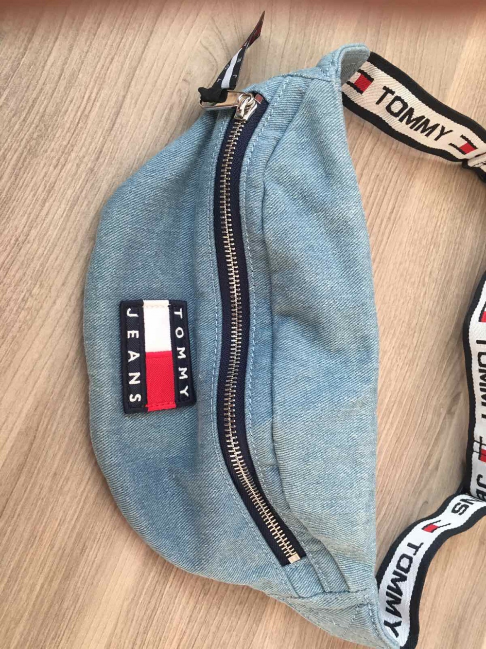 Сумка поясная Tommy Hilfiger