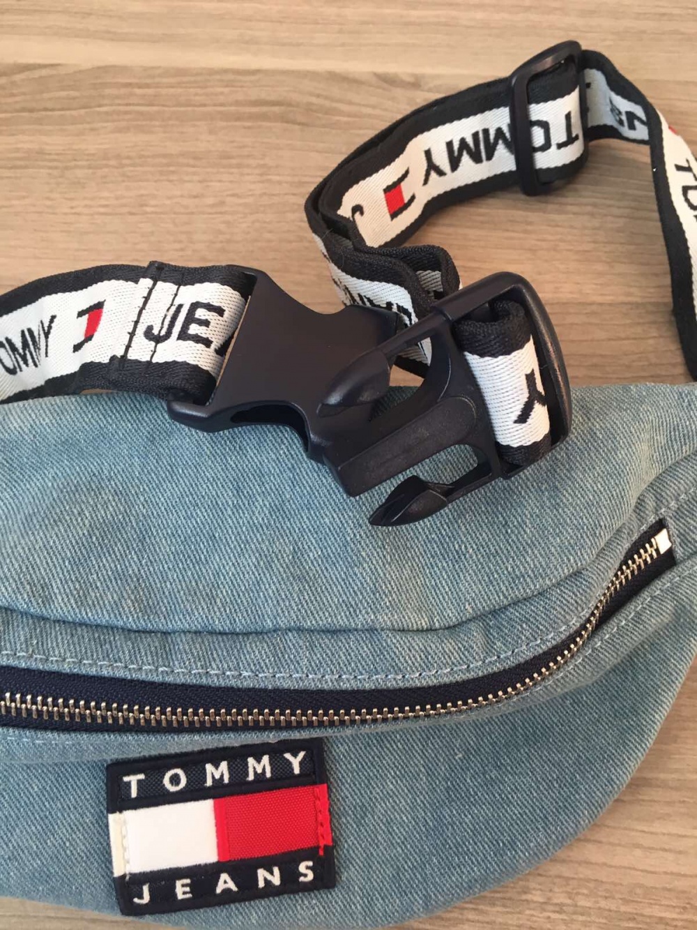 Сумка поясная Tommy Hilfiger