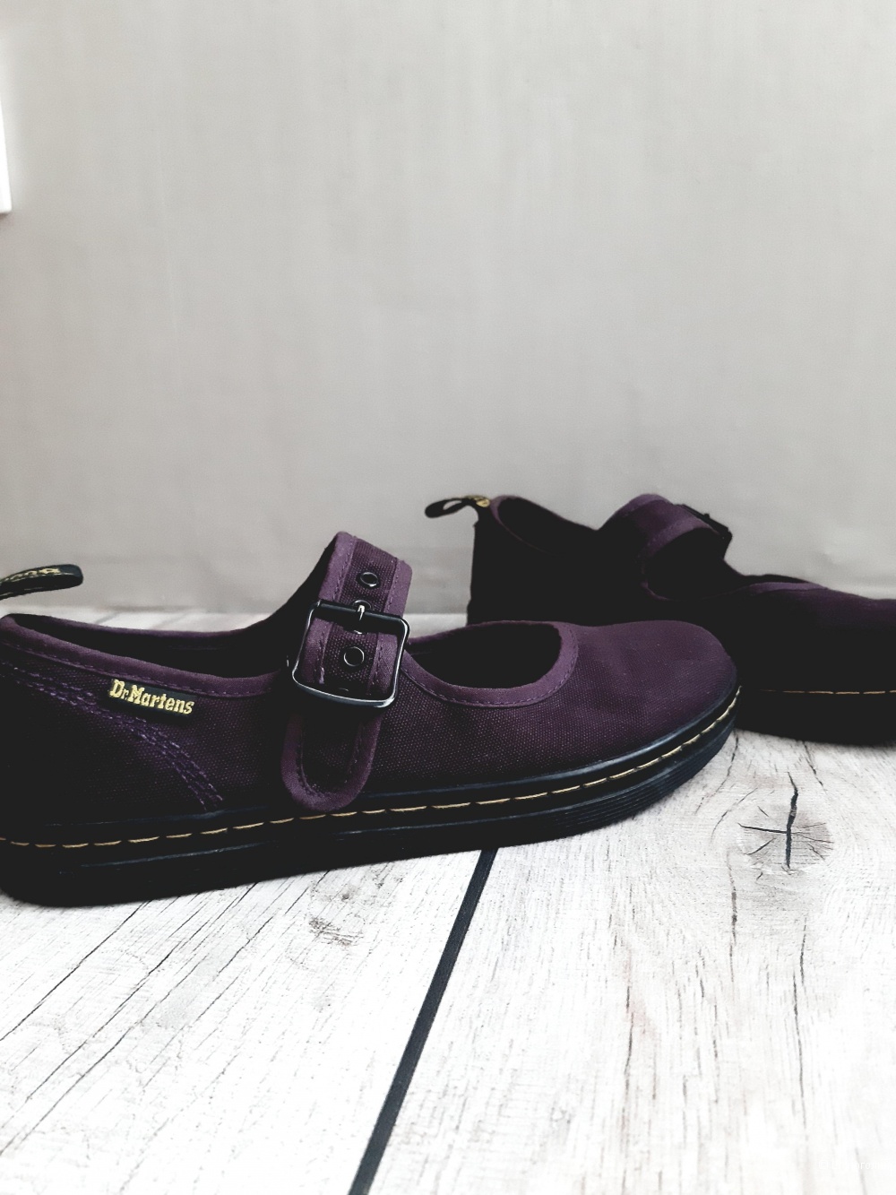 Кроссовки  Dr. Martens Women's Carnaby , размер 38