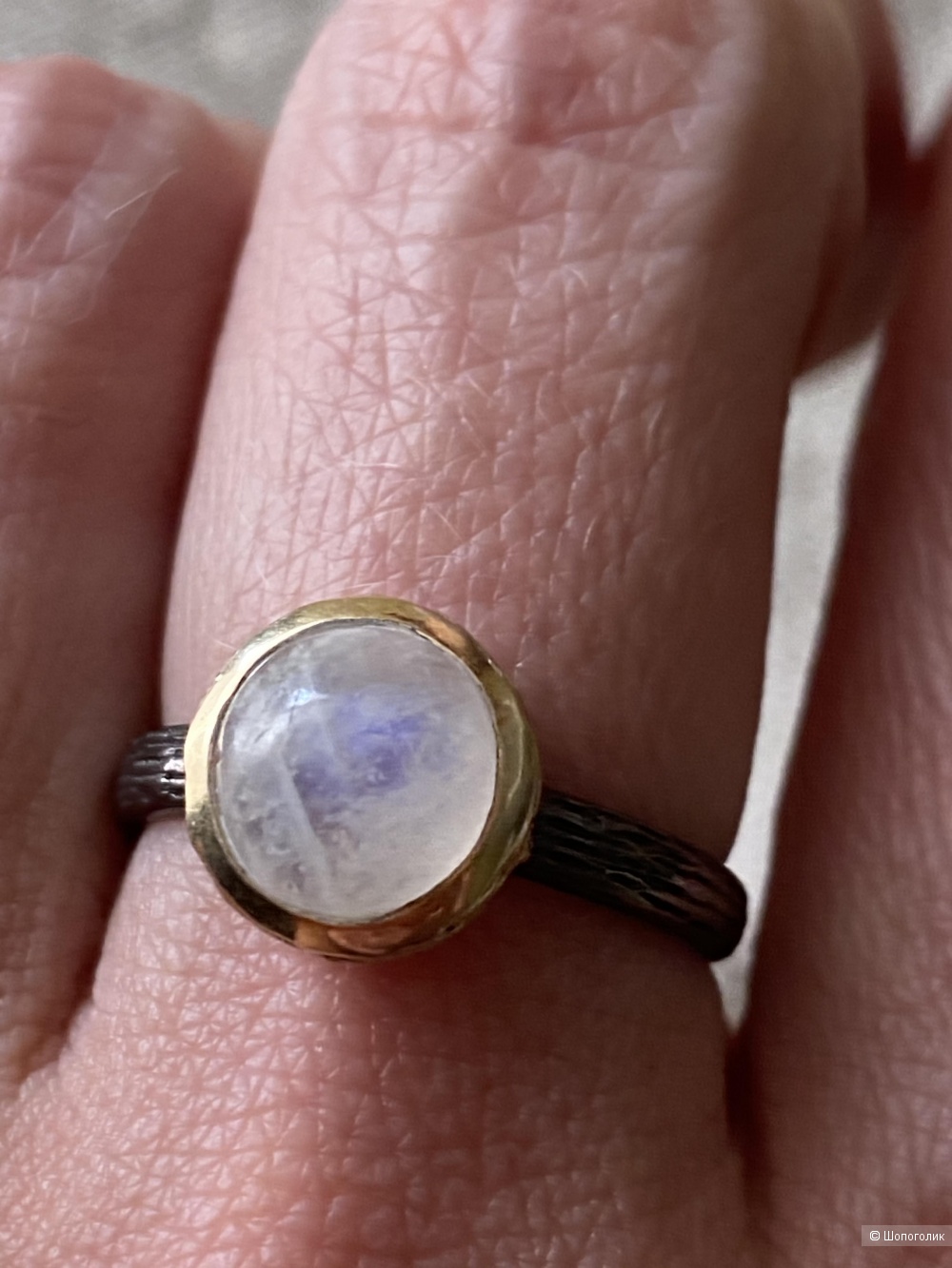 Кольцо из серебра с лунным камнем, размер 17,5.