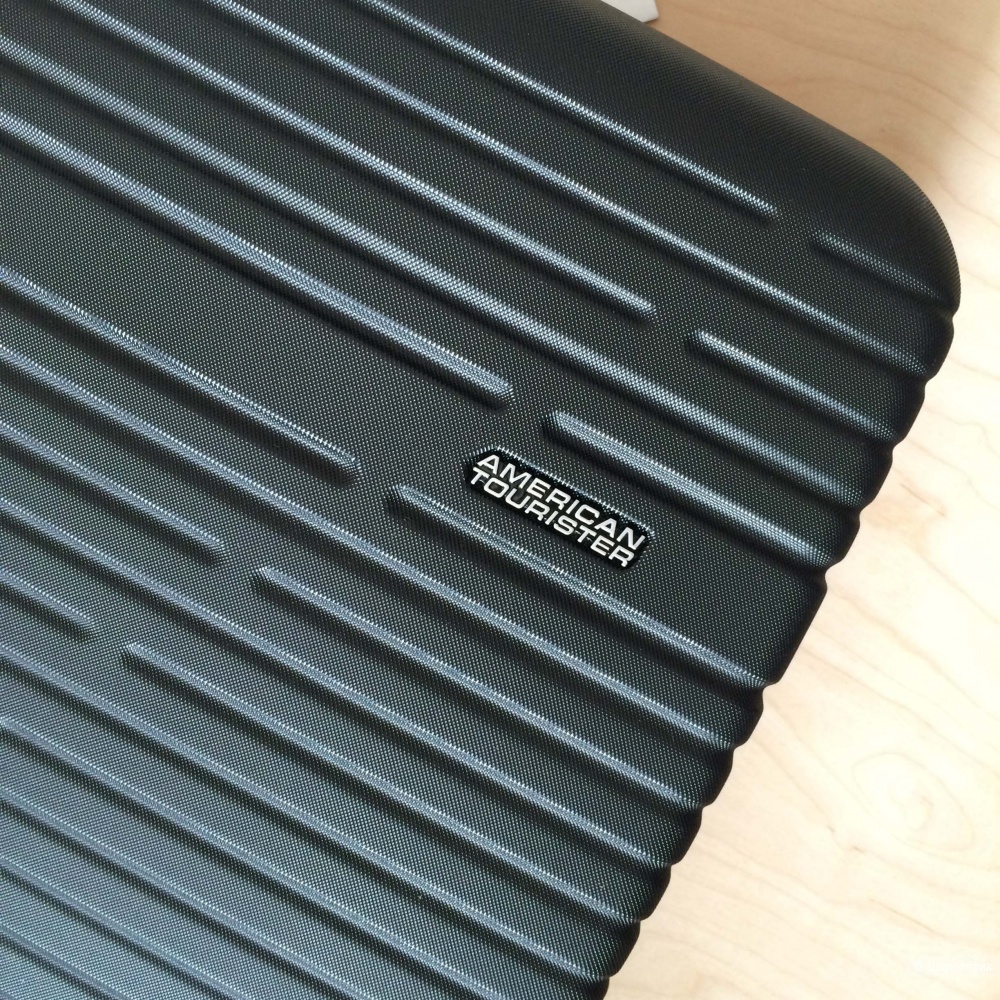 Чемодан American Tourister Aero Racer размер S 55 см, 37 л