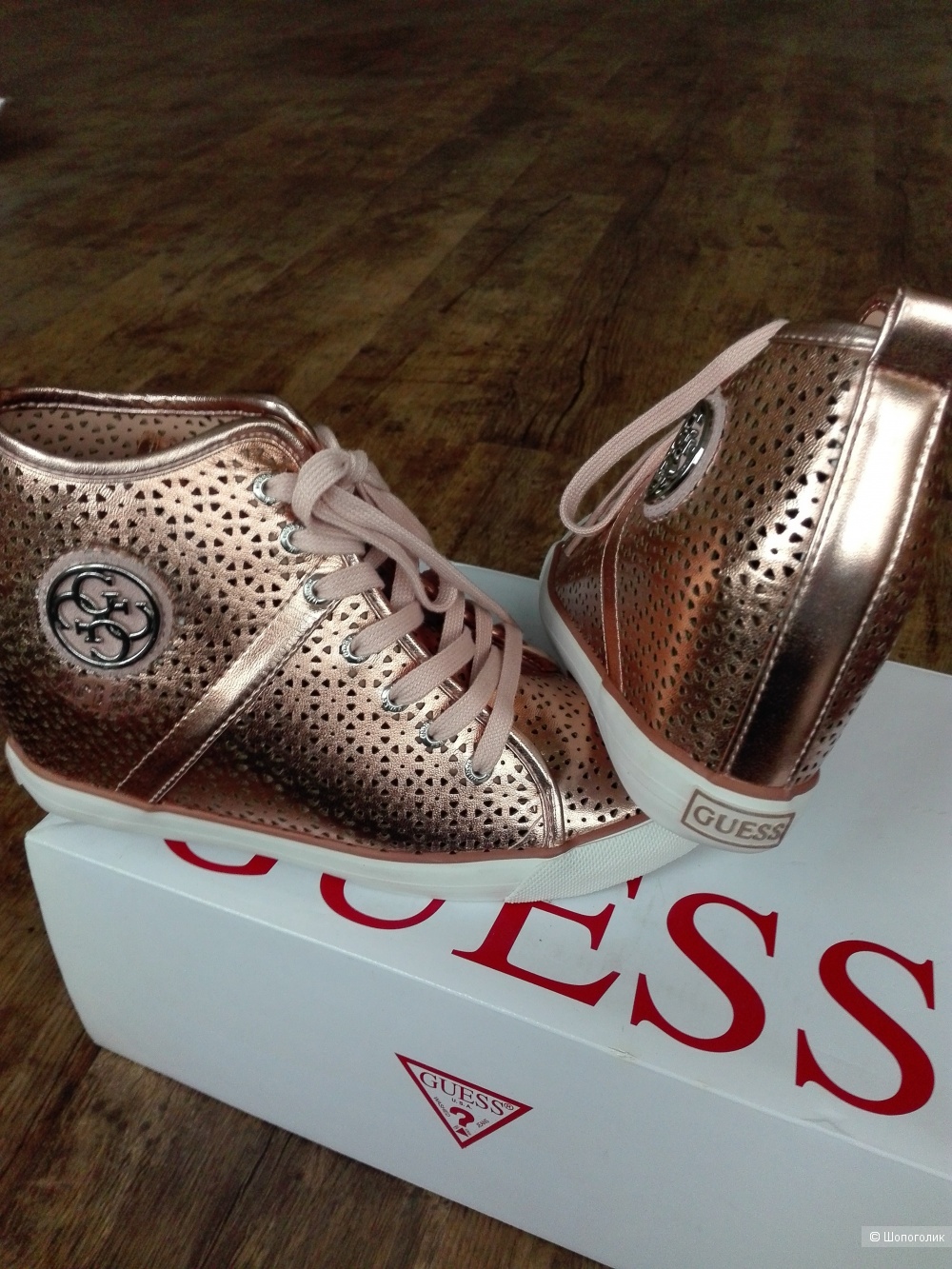 Кроссовки GUESS, размер 39 евро