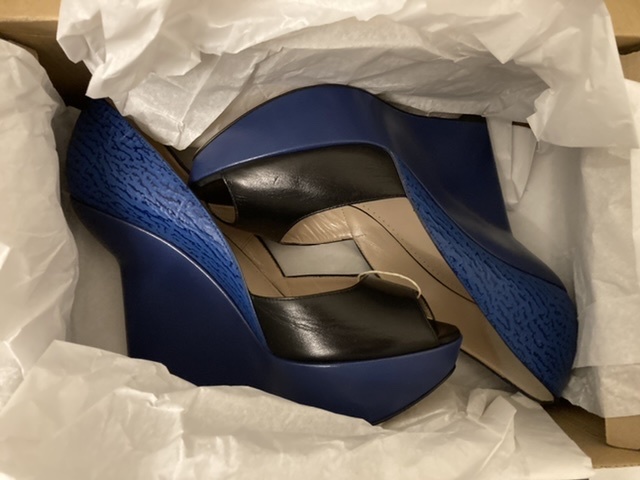 Туфли  женские , итальянского производства , бренд Bally, размер указанный на изделии 391/2 EU