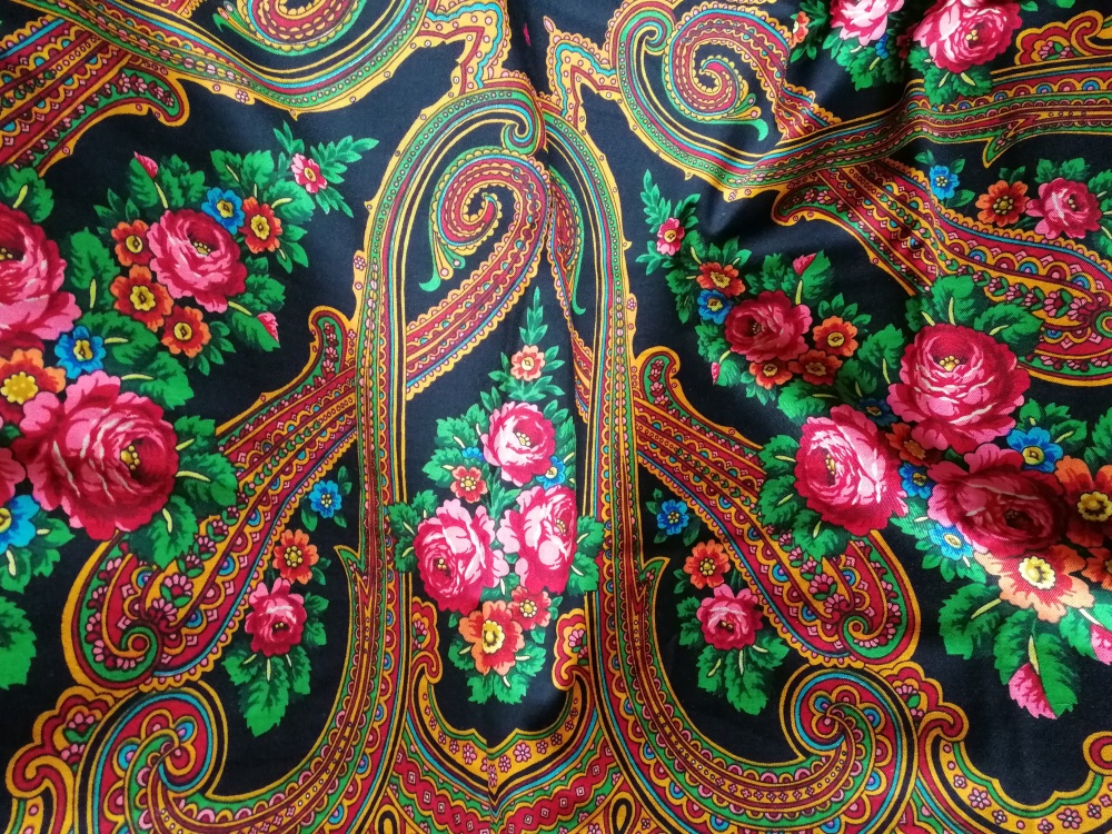 Павловопосадский платок "Мелодия", 148 х 148 см