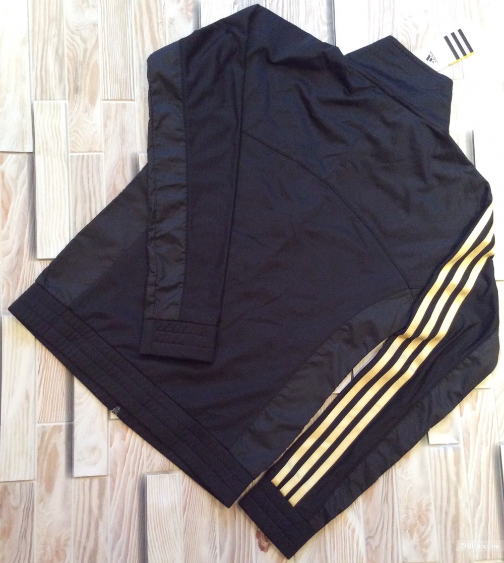 Спортивный костюм Adidas, XS.