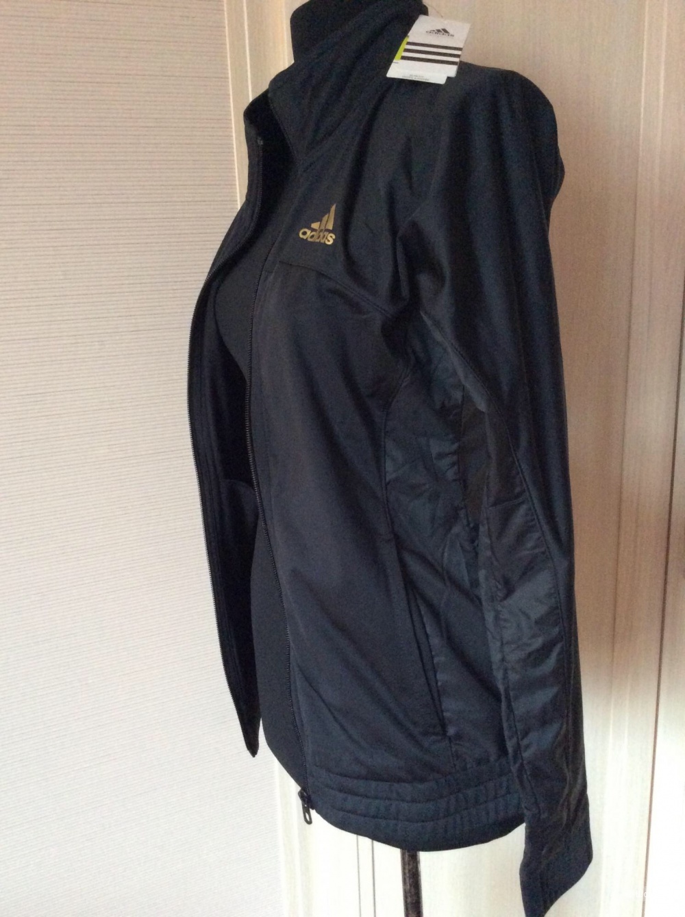 Спортивный костюм Adidas, XS.