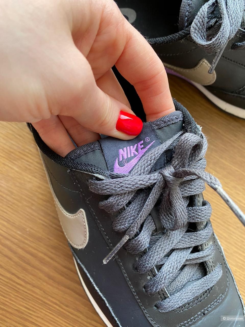 Кроссовки Nike, размер 37,5.