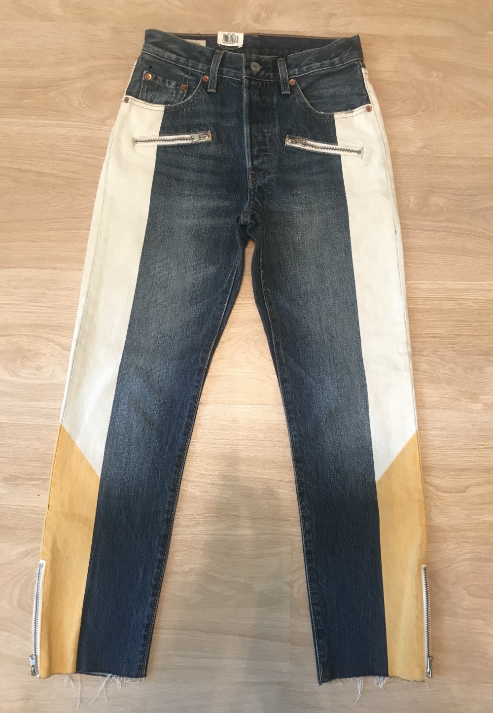 Джинсы Levi's, размер 24/28
