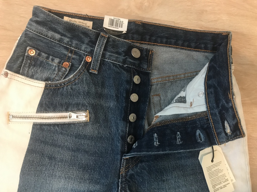 Джинсы Levi's, размер 24/28