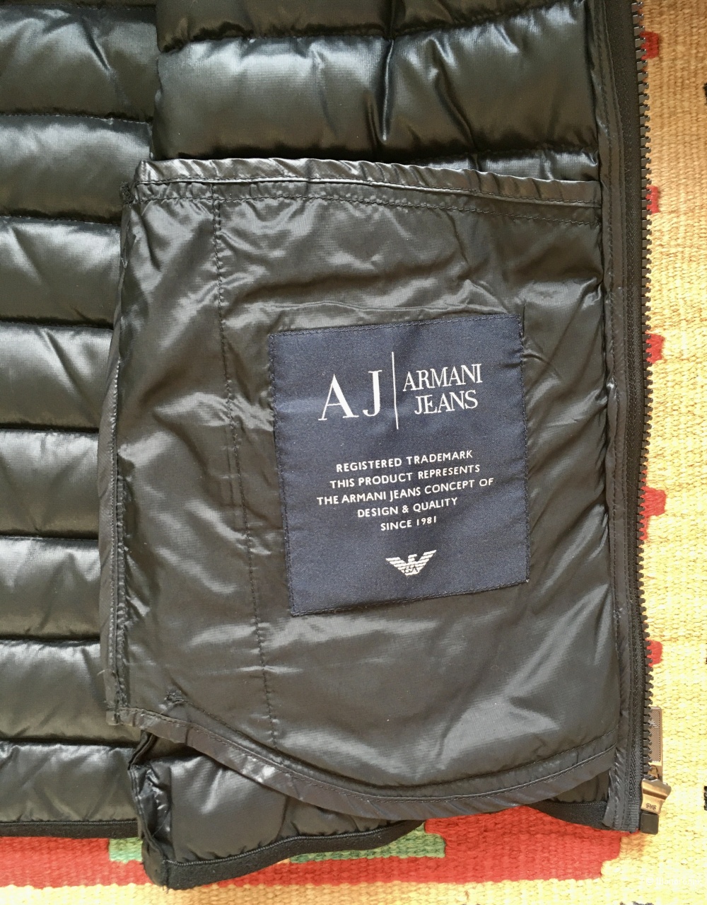 Куртка - пуховик Armani Jeans  размер M