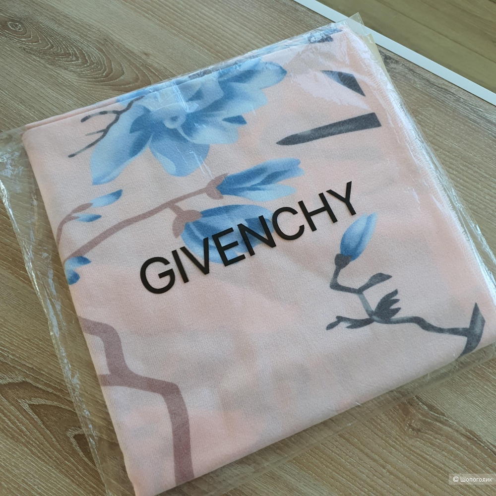 Шаль Givenchy (платок\палантин) розовый