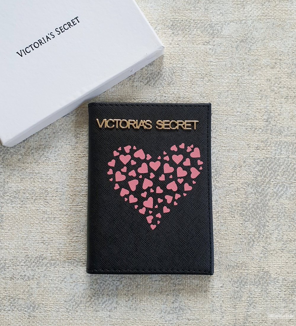 Обложка на паспорт Victoria's Secret (принт сердце)